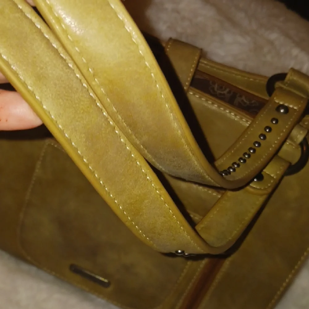 Montana WestStylish Tan and Brown Women's Bag - Picture 11 of 17